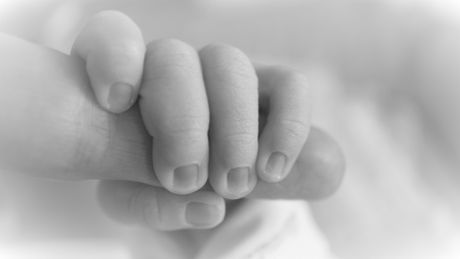 beba, ruka, novorođenče