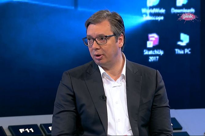 Aleksandar Vucic, HIT TVIT PINK