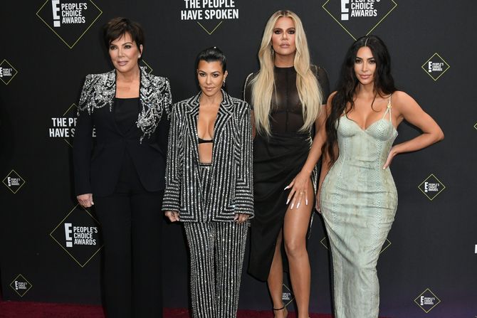 Kris Džener, Kim, Kloi i Kortni Kardašijan Kris Džener, Kim, Kloi i Kortni Kardašijan