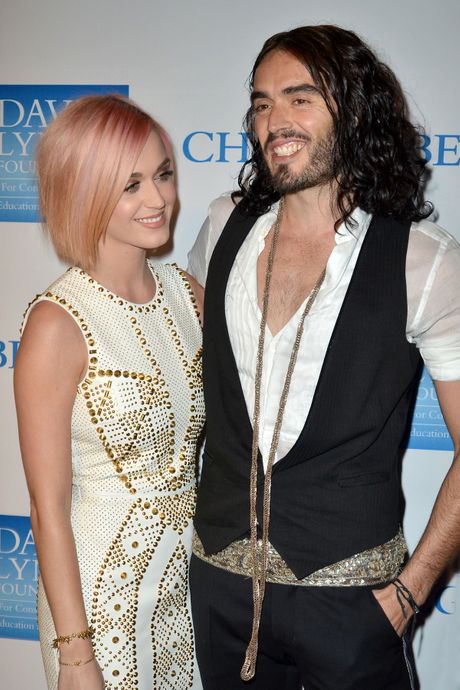 Katy Perry, Russell Brand, Keti Peri i Rasel Brend Katy Perry, Russell Brand, Keti Peri i Rasel Brend