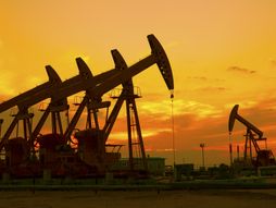 Nafta, naftna platforma, bušotina, rafinerija