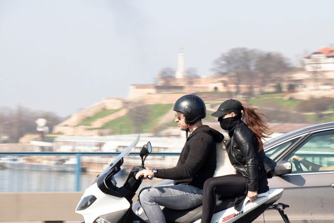 motor motociklisti korona, beograd kalemegdan udes nesreca par se vozi kališ motor motociklisti korona, beograd kalemegdan udes nesreca par se vozi kališ