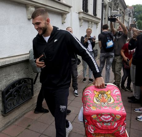 Veljko Bogdana Ceca Ražnatović porodilište beba sin Željko Veljko Bogdana Ceca Ražnatović porodilište beba sin Željko