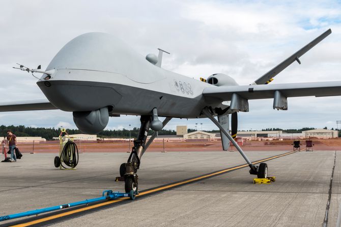 MQ-9 Reaper, Dron, Lovac - ubica