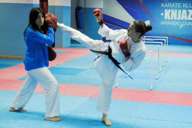 Jovana Preković, karate, trening