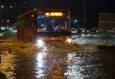 Beograd, nevreme, kiša, potop, potopljeni automobili