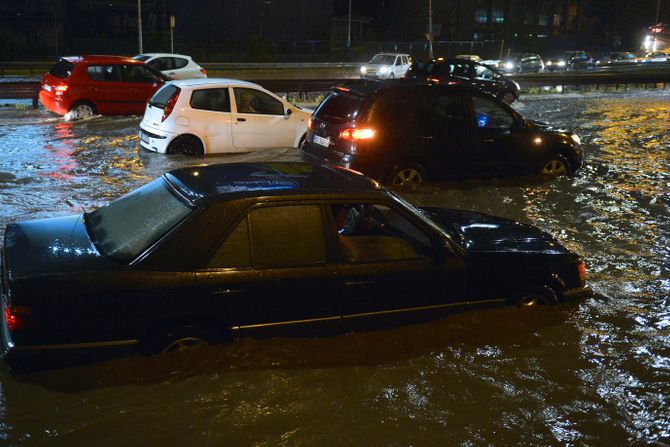 Beograd, nevreme, kiša, potop, potopljeni automobili