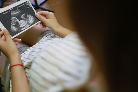 Abortus, spontani pobačaj, test na trudnoću, trudnica, maloletnička trudnoća, ginekolog, ginekološki pregled,ultrazvuk Abortus, spontani pobačaj, test na trudnoću, trudnica, maloletnička trudnoća, ginekolog, ginekološki pregled,ultrazvuk