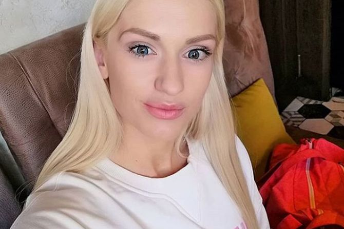 Anja Mit Anja Mit