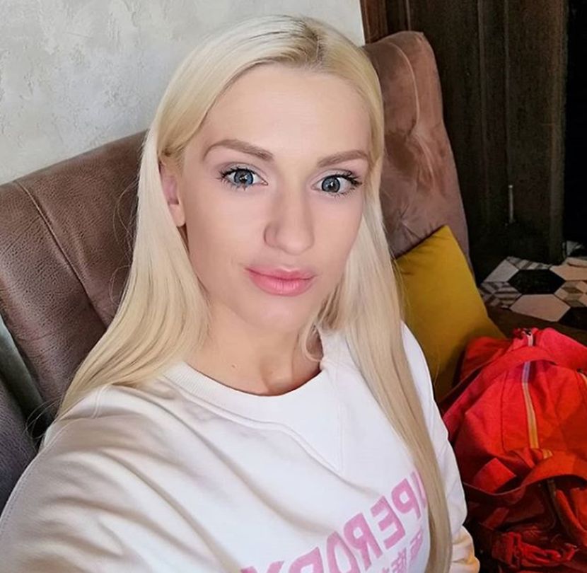 Neverovatna transformacija Anje Mit, ljudi gledaju u neverici: Ofarbala se i skratila kosu, od ovoga staje dah