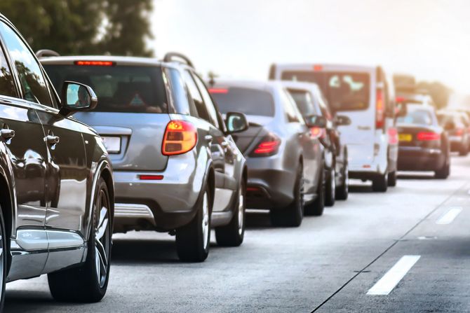 Gužva u saobraćaju, Saobraćaj, Automobili