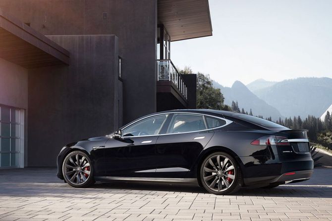 Tesla Model S 2020