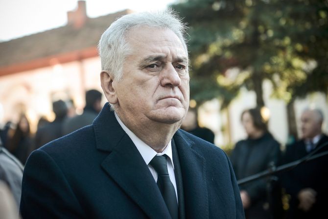 Tomislav Nikolić Tomislav Nikolić
