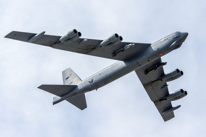 B-52 avion bombarder