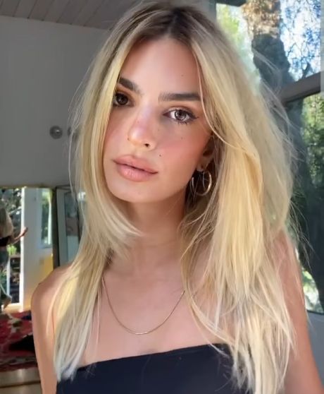 Emili Ratajkovski Emili Ratajkovski