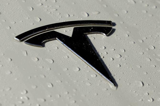 Tesla, kompanija, logo