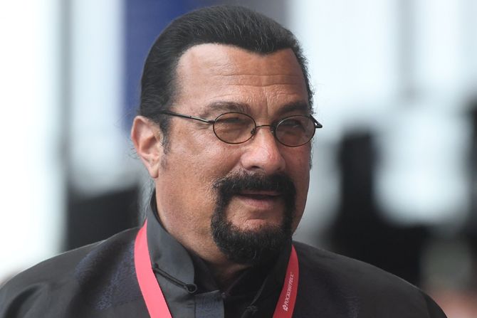 Stiven Sigal, Steven Seagal