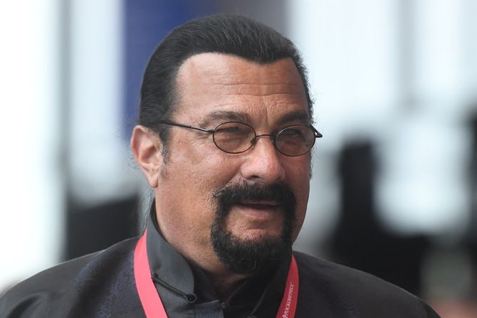 Stiven Sigal, Steven Seagal Stiven Sigal, Steven Seagal