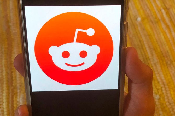 Reddit, kompanija, logo