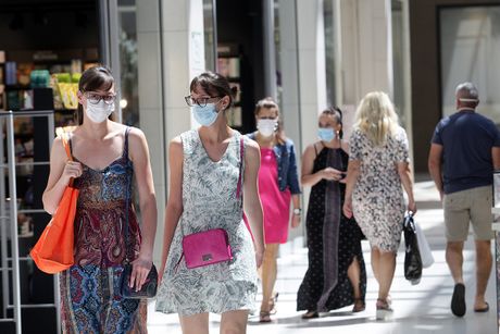 Nošenje maske je imperativ u kupovini Nošenje maske je imperativ u kupovini
