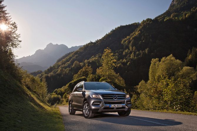 Mercedes ML, Mercedes-Benz M-Class ML 500 4MATIC BlueEFFICIENCY