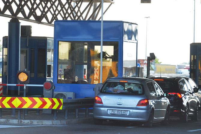 Granični prelaz Batrovci - Bajakovo, granica,  Srbija i Hrvatska