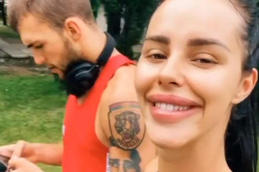 Bogdana I Veljko U Prvom Izlasku Posle Njenog Porođaja Obukla Je Crno Jedan Detalj Bas Upada U Oci Telegraf Rs