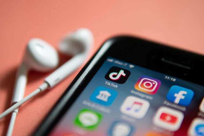 Društvene mreže, aplikacije, TikTok, Instagram, Facebook Društvene mreže, aplikacije, TikTok, Instagram, Facebook