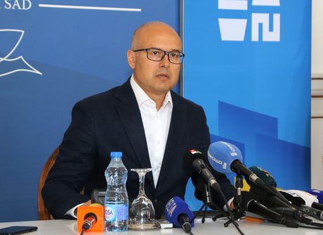 Miloš Vučević, gradonačelnik Novog Sada Miloš Vučević, gradonačelnik Novog Sada