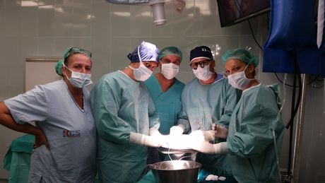 Ass dr Branislav Olujić, transplantacioni hirurg Ass dr Branislav Olujić, transplantacioni hirurg