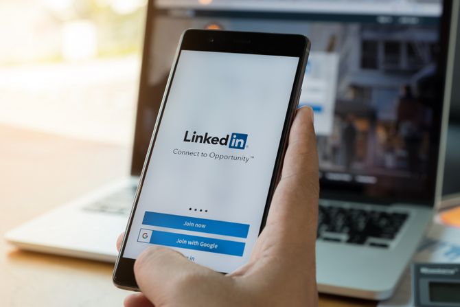 LinkedIn, logo, kompanija, Huawei P10  telefon