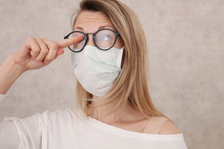 Naočare, maska, devojka, koronavirus Naočare, maska, devojka, koronavirus