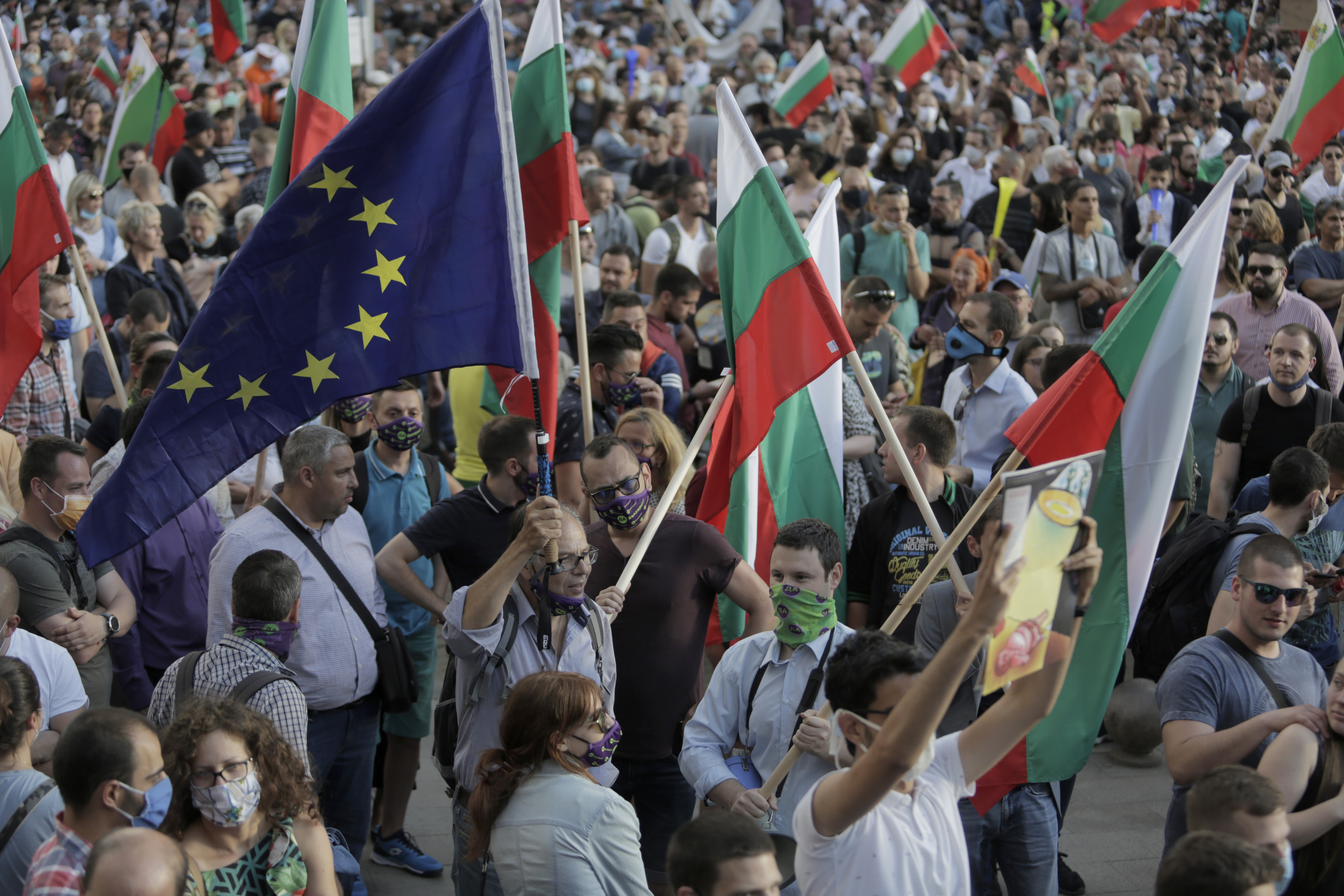 Brisel preti sankcijama Bugarskoj: Komesar otkrio šta je pogrešno uradila Sofija