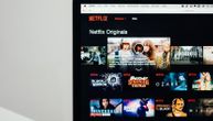 Kako da gledate filmove i serije na Netflixu bez interneta