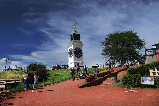 Novi SAD, panorama, centar grada,  PETROVARADIN lepo vreme suncano suncan dan