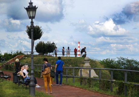 Novi SAD, panorama, centar grada, PETROVARADIN lepo vreme suncano suncan dan Novi SAD, panorama, centar grada, PETROVARADIN lepo vreme suncano suncan dan