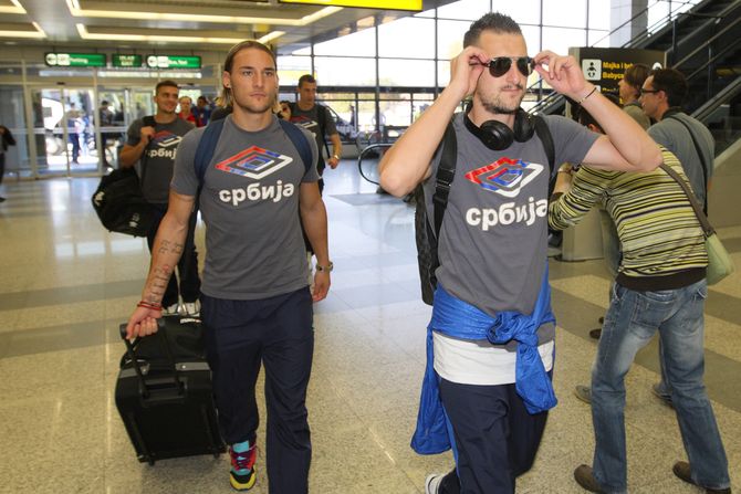 Zdravko Kuzmanović, Nemanja Gudelj Zdravko Kuzmanović, Nemanja Gudelj