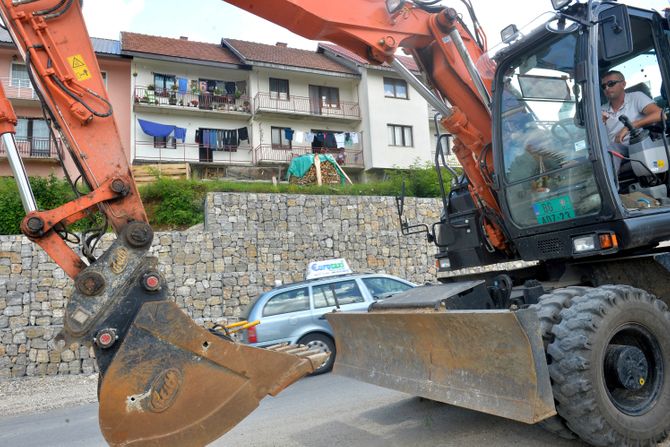 Radovi na putu, mehanizacija, Nova Varoš - Sjenica