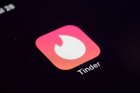 Tinder, kompanija, logo