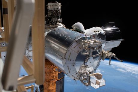 Astronauti Space X Dragon kapsula
