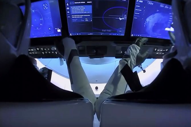 Astronauti Space X Dragon kapsula Astronauti Space X Dragon kapsula