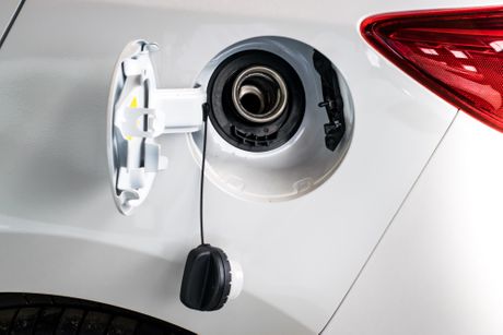 Otvoren rezervoar od automobila Otvoren rezervoar od automobila