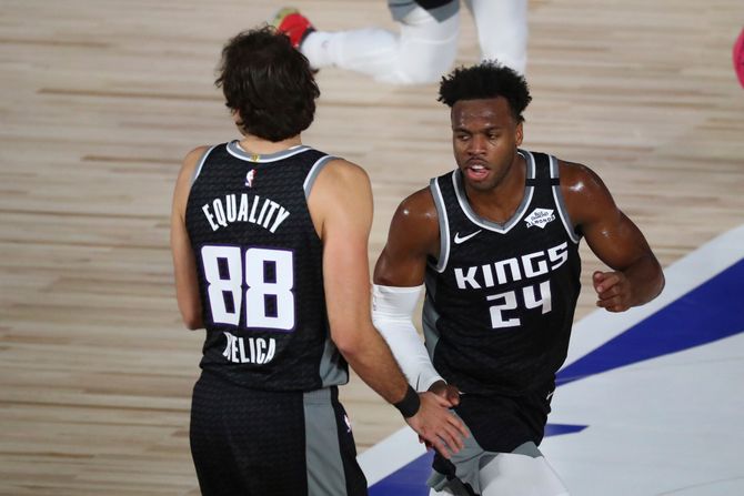 Dalas Maveriks, Sakramento Kings Dalas Maveriks, Sakramento Kings