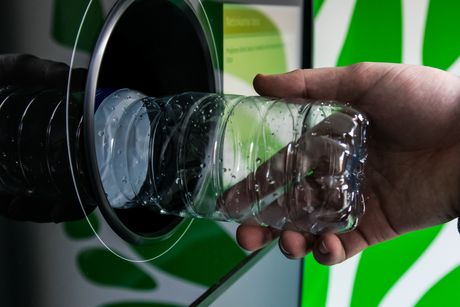 Masina za recikliranje, reciklažu, reciklaža, plastična flaša