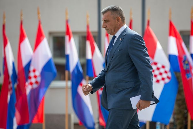 Centralno obelezavanje Dana pobede i 25. godisnjice akcije akcija Oluja, Centralno obelezavanje Dana pobede i 25. godisnjice akcije akcija Oluja,