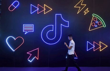 TikTok, kompanija, aplikacija, logo TikTok, kompanija, aplikacija, logo