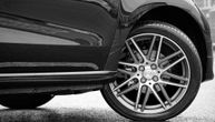 Primetili ste da vam se auto trese prilikom skretanja? Evo zašto se to dešava!