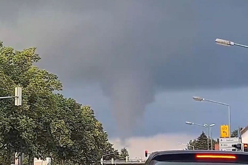 Jako Nevreme U Nemackoj U Donjoj Saksoniji Protutnjao I Tornado Telegraf Rs