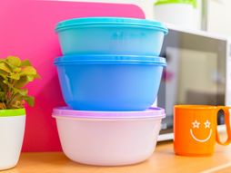 Plastika, činije, posude, hrana