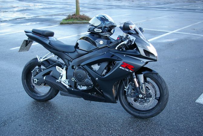 Suzuki GSX-R, motor, motocikl